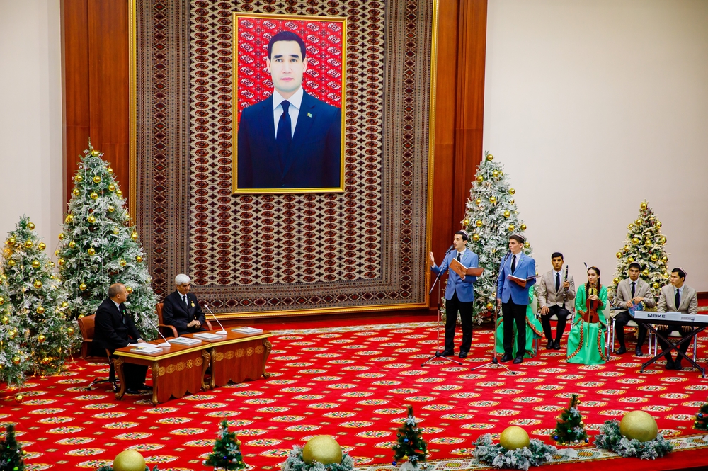 A creative meeting was held with the Hero of Turkmenistan, Saragt Babaýew