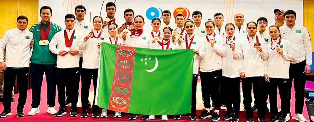 Weightlifting: World Records and 28 Medals!