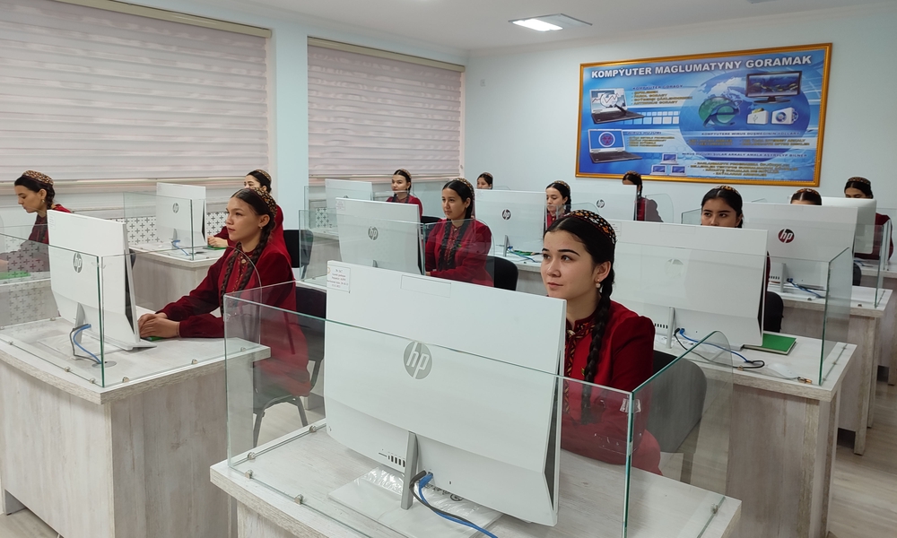 ZENANLAR GURAMALARY BILEN GEÇIRILEN MASLAHAT