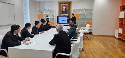 Ýagşygeldi Kakaýew adyndaky Halkara nebit we gaz uniwersitetinde Erasmus+ maksatnamasynyň çäklerinde amala aşyrylýan ESGCA taslamasynyň wezipelerini ara alyp maslahatlaşmak boýunça tegelek stol geçirildi