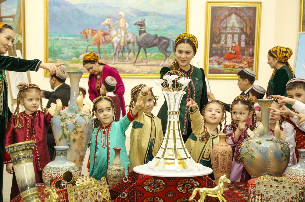 Creative exhibition titled “White Dove – Ambassador of Peace” 