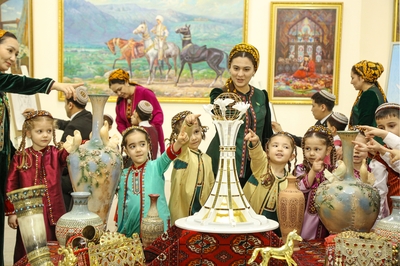 Creative exhibition titled “White Dove – Ambassador of Peace” 