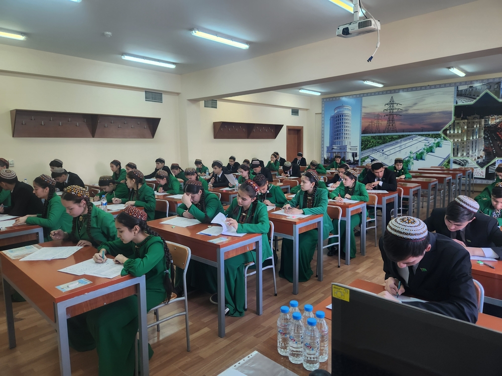 DAŞARY ÝURT DILLERI BOÝUNÇA DÖWLET BÄSLEŞIGINIŇ II TAPGYRY ÜSTÜNLIKLI GEÇIRILDI