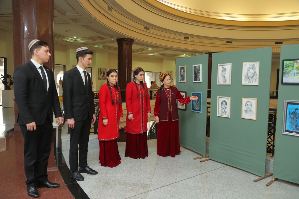 “Emeli aň arkaly bilim bermek işiniň kämilleşdirilişi” atly ylmy-amaly maslahaty