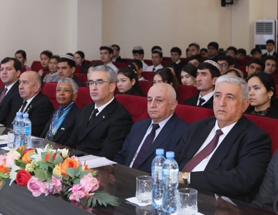 Täjik milli uniwersitetinde «Halkara parahatçylyk we ynanyşmak ýylyna» bagyşlanan çäre geçirildi