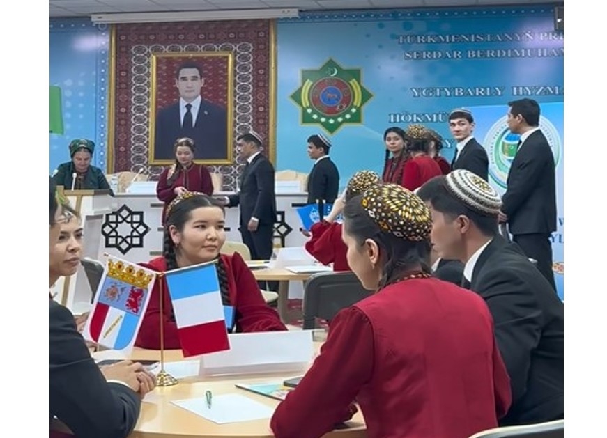 Halkara gatnaşyklary institutynda Türkmenistanyň BMG-niň agzalygyna kabul edilen güni mynasybetli bäsleşik geçirildi