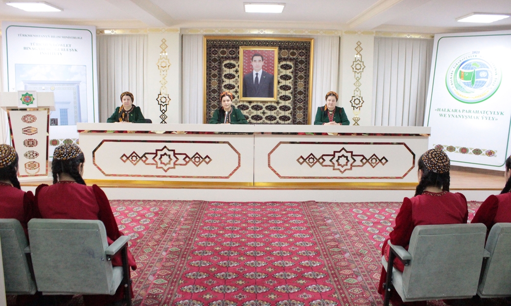 Türkmen döwlet binagärlik-gurluşyk institutynyň meýletinçi talyplary bilen  “Milli däp-dessurlarymyz – halkyň medeni gymmatlygy”  atly okuw seminary geçirildi
