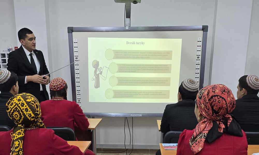 Türkmen döwlet binagärlik-gurluşyk institutynyň Ýol gurluşygy fakultetiniň mugallymlarynyň Aşgabat gurluşyk orta hünär okuw mekdebine guran göçme okuw sapagy