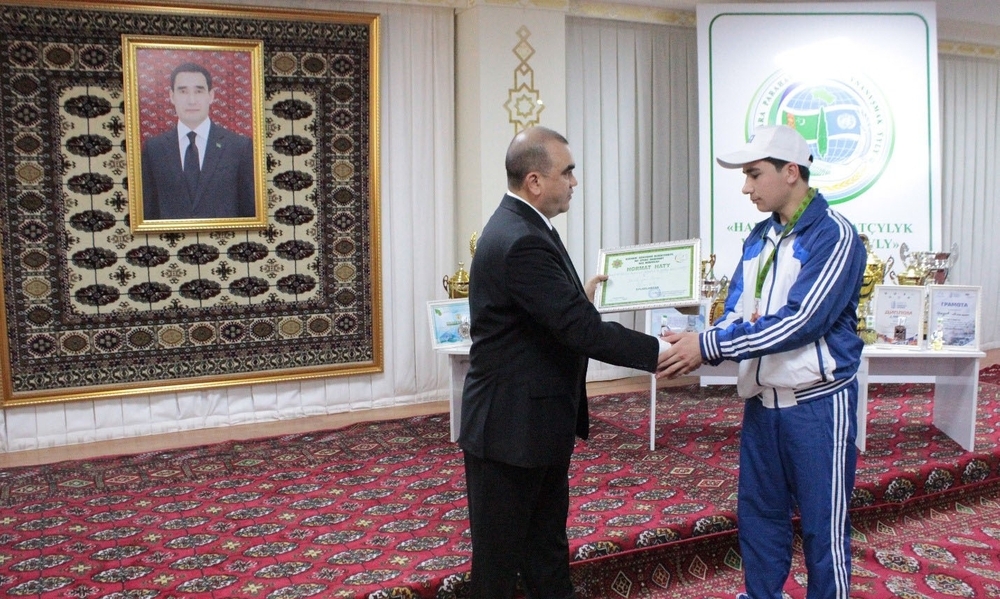 Awarding ceremony of students who won sports competitions