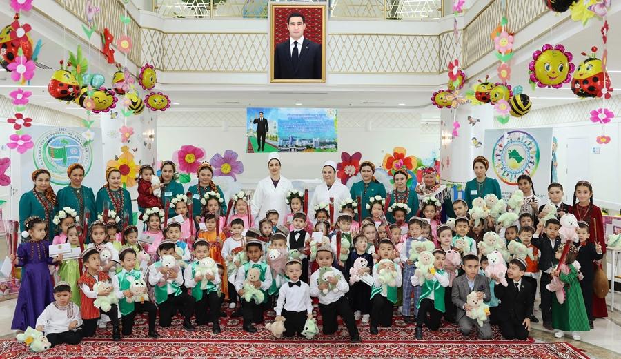 At the Gurbanguly Berdimuhamedov Center for Restorative Treatment and Rehabilitation of Children, the ongoing work was discussed