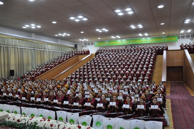 HALKARA ZENANLAR GÜNI MYNASYBETLI BAÝRAMÇYLYK SOWGATLARY GOWŞURYLDY