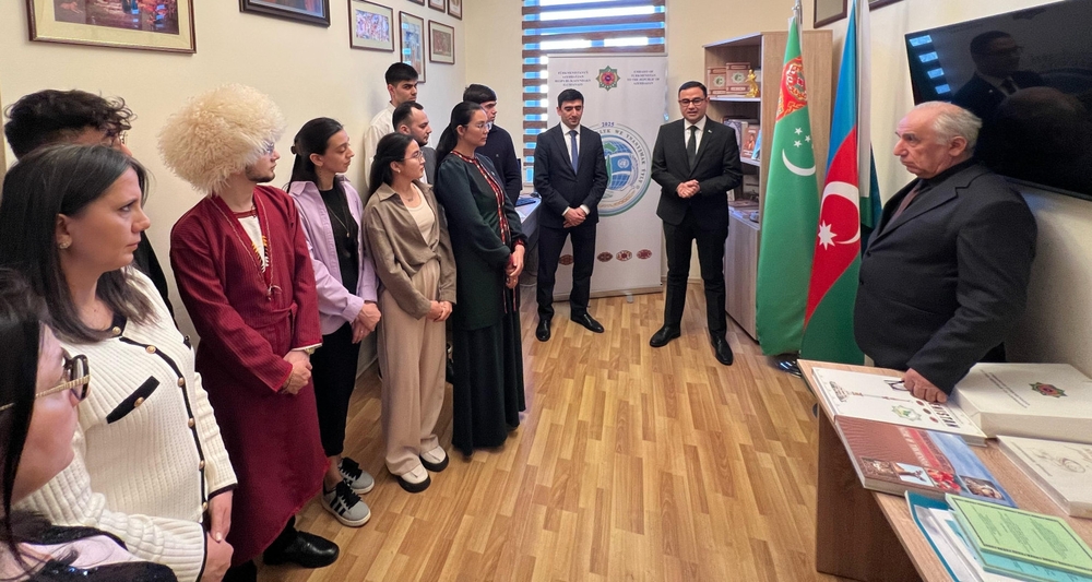 Türkmenistanyň hemişelik Bitaraplygynyň 30 ýyllygyna bagyşlanyp Bakuwda çäre geçirildi