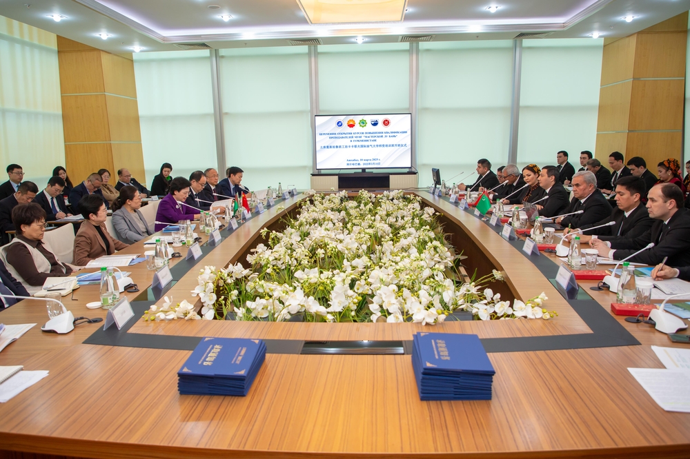 The grand opening of the advanced training courses "Lu Ban Workshop" for teachers of the Yagshygeldi Kakayev International Oil and Gas University 