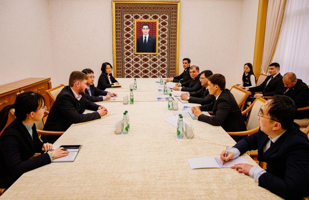 Magtymguly adyndaky TDU-da HHR-niň Demirgazyk-Günbatar uniwersitetiniň rektory bilen duşuşyk geçirildi