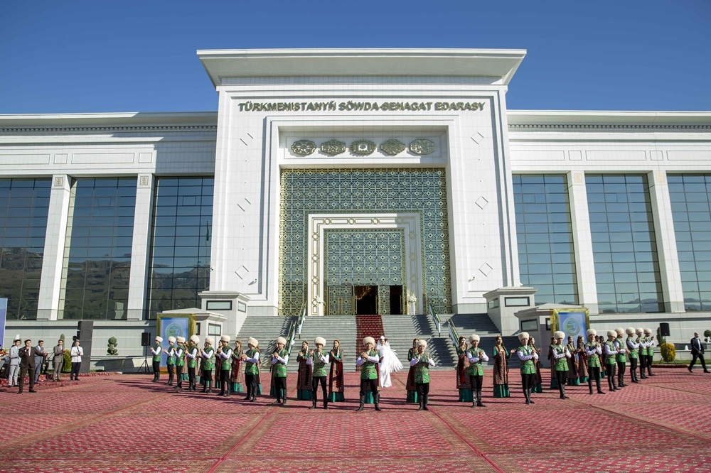 A large-scale exhibition showcasing the achievements of the private sector of our economy has opened