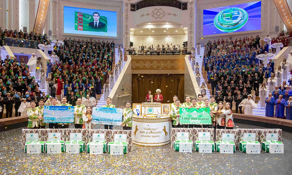 “TÜRKMENIŇ MILLI MIRASY WE BUÝSANJY BEDEW” 
ATLY SERGISI
