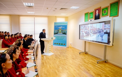 Bitaraplygynyň şanly 30 ýyllygyna bagyşlanyp geçirilen ylmy-nazaryýet maslahat