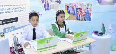 Более 142 тысячам первоклассников Туркменистана будут вручены ноутбуки Bilimli