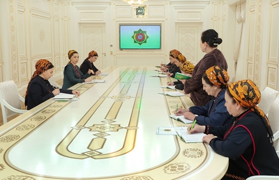 The issues related to the talents of the younger generations in the field of visual arts were discussed