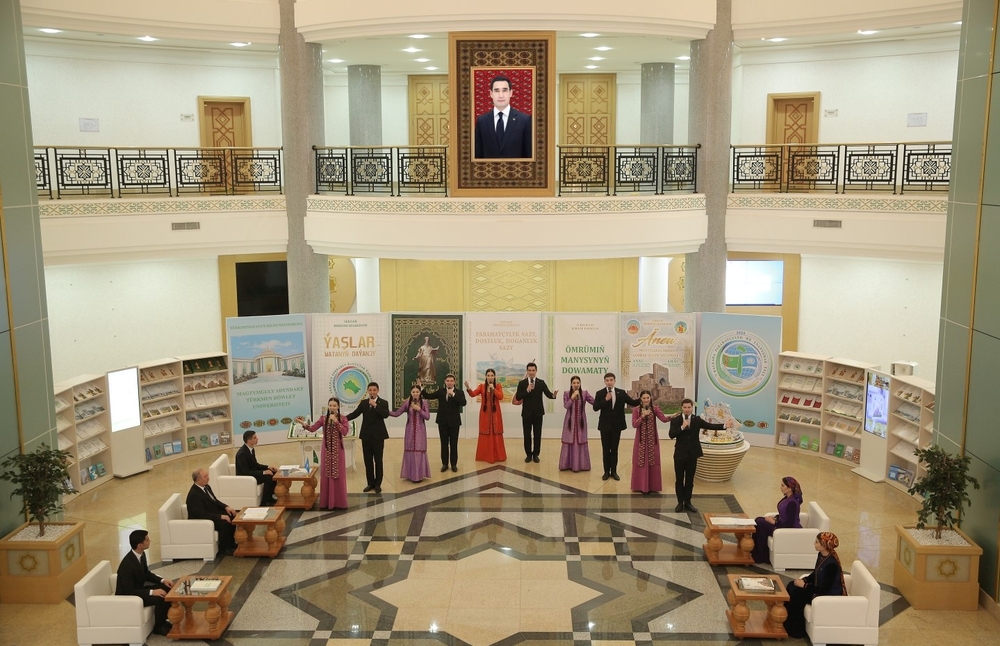 “Türkmenistanyň hemişelik Bitaraplygy” atly Kararnamanyň kabul edilmegi mynasybetli dabaraly maslahat geçirildi