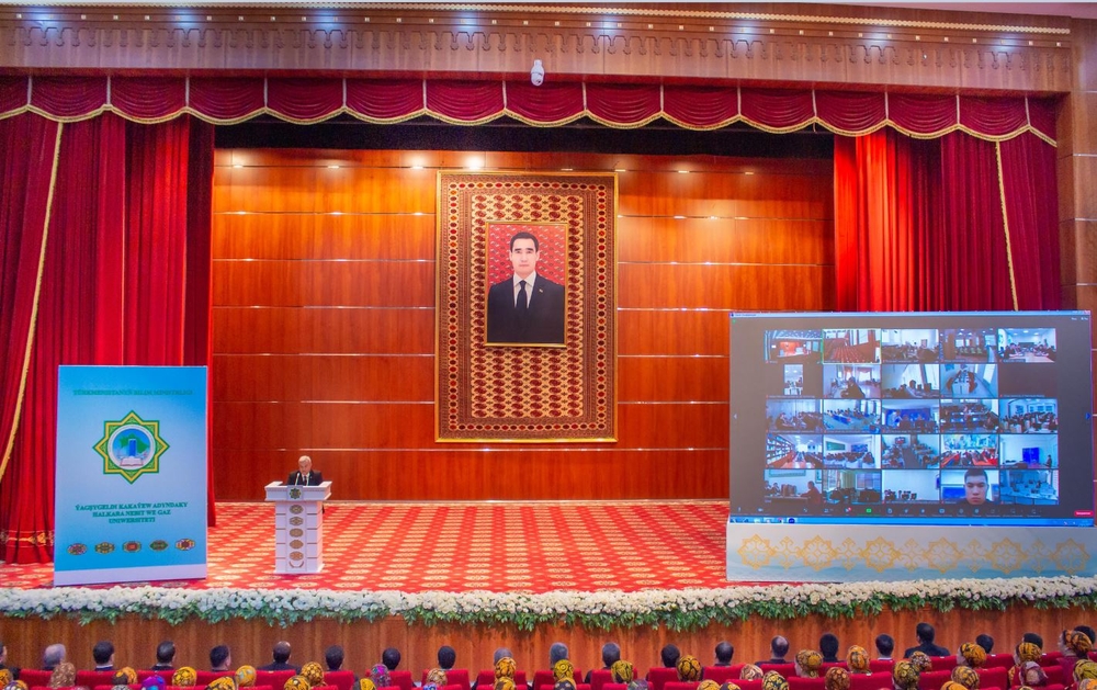 On April 16, 2025, the Yagshygeldi Kakayev International Oil and Gas University hosted the III Open International Internet Olympiad in Informatics with the participation of students of higher educational institutions of Turkmenistan and foreign countries