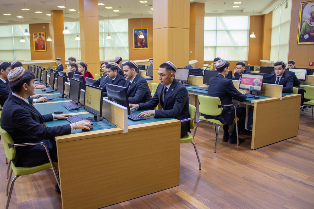 On April 16, 2025, the Yagshygeldi Kakayev International Oil and Gas University hosted the III Open International Internet Olympiad in Informatics with the participation of students of higher educational institutions of Turkmenistan and foreign countries