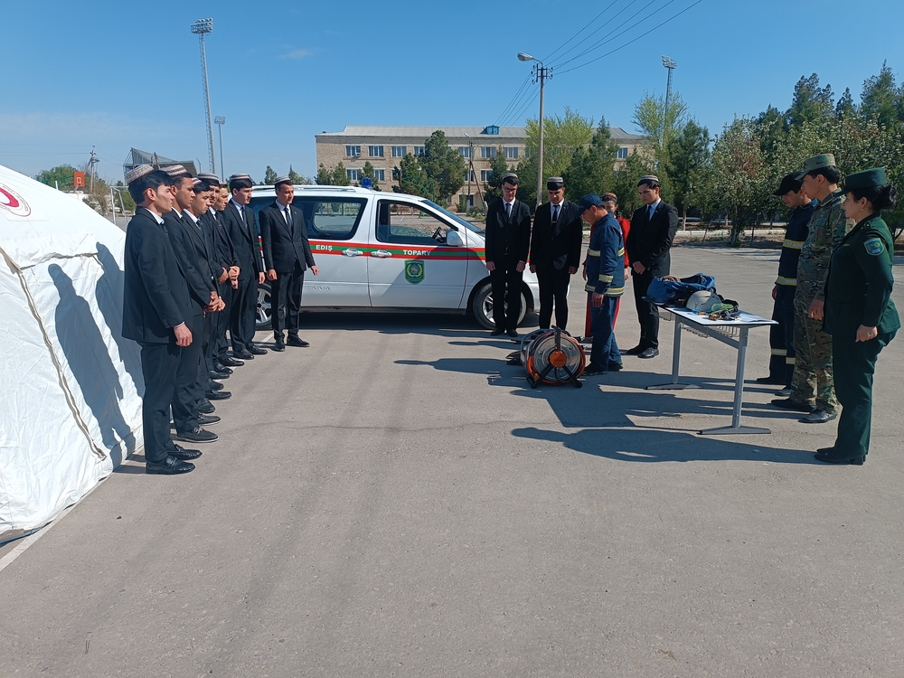 Adatdan daşary ýagdaýlar ýüze çykanda, özüňi alyp barmagyň düzgünlerine bagyşlanan okuw geçirildi
