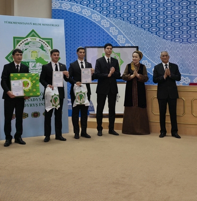 Türkmen döwlet ykdysadyýet we dolandyryş institutynda "Suhangöýlük" sungaty boýunça bäsleşik geçirildi