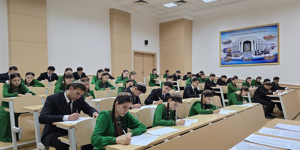 Aşgabat şäheriniň mekdep okuwçylarynyň arasynda matematika dersi boýunça “Berkarar döwletiň zehinli ýaşlary” atly bäsleşik geçirildi