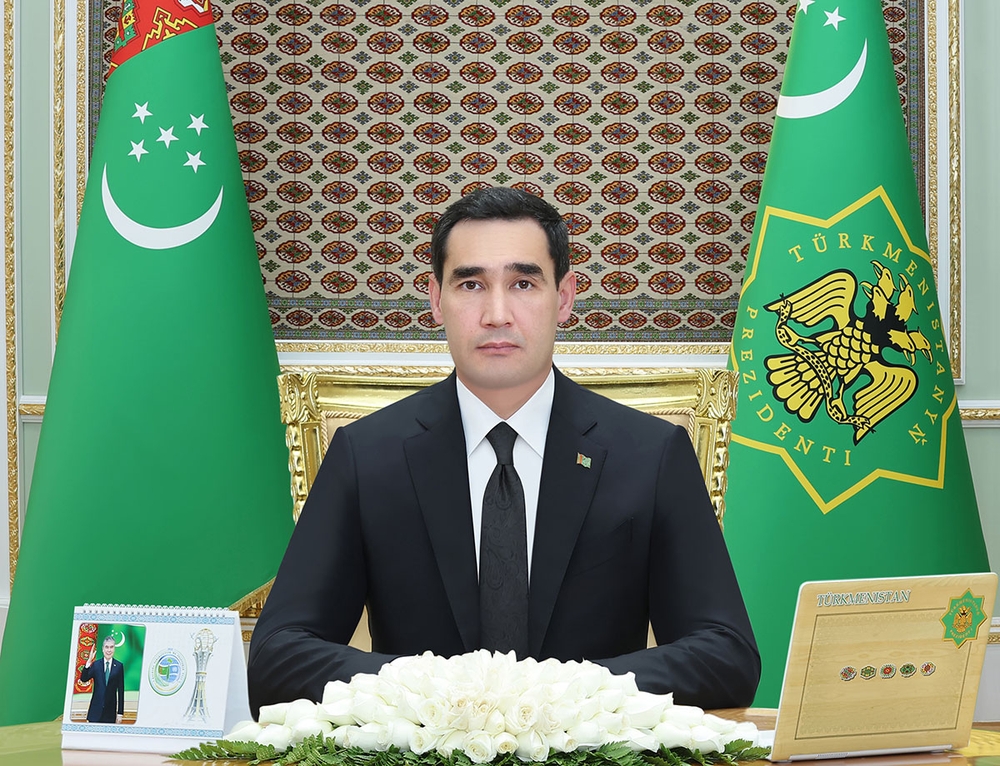 President of Turkmenistan holds a working meeting with the velayat hyakims