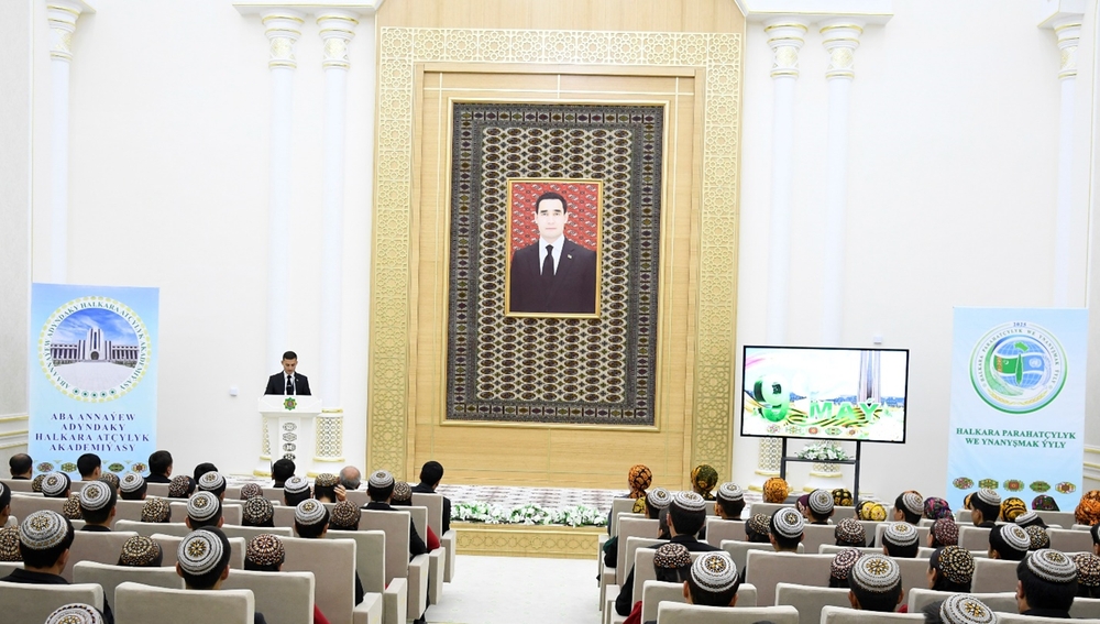«MERDANA PEDERLERIMIZIŇ GAHRYMANÇYLYGY WATANSÖÝÜJILIGIŇ GÖRELDE MEKDEBIDIR» ATLY YLMY-AMALY MASLAHAT GEÇIRILDI