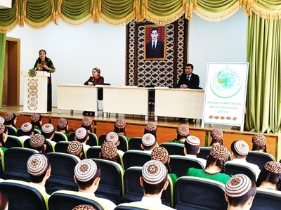 Parahatçylyk we ynanyşmak – umumadamzat gymmatlygy