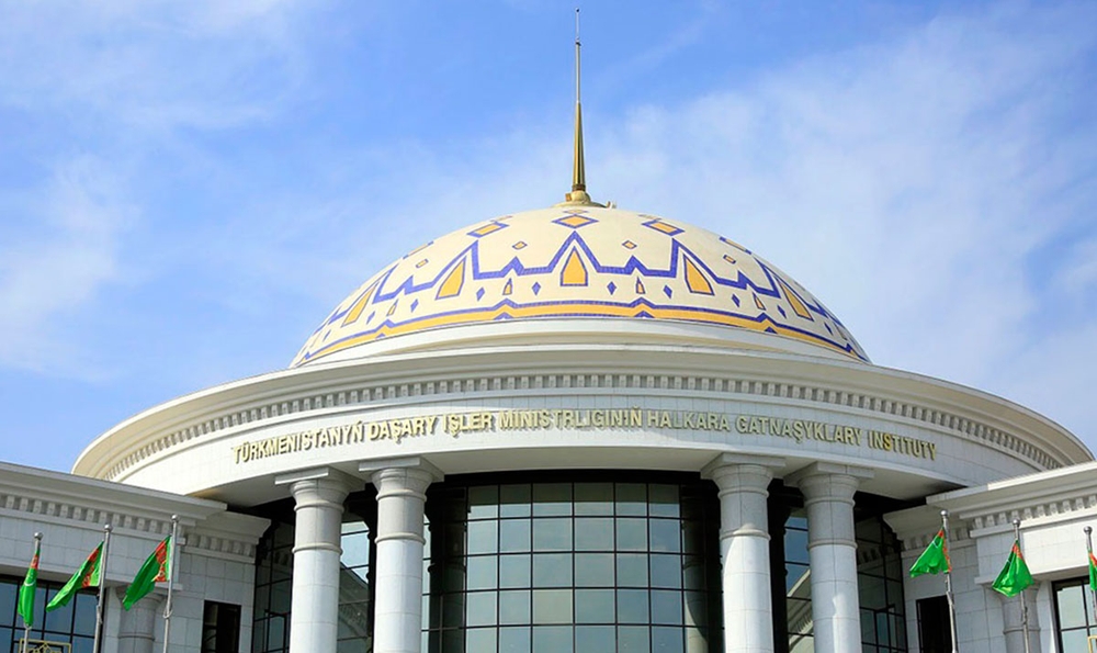 «Türkmenistanyň daşary syýasaty we diplomatiýasy: parahatçylygyň, howpsuzlygyň we durnukly ösüşiň hatyrasyna hyzmatdaşlyk» atly halkara ylmy-amaly maslahat öz işine başlady