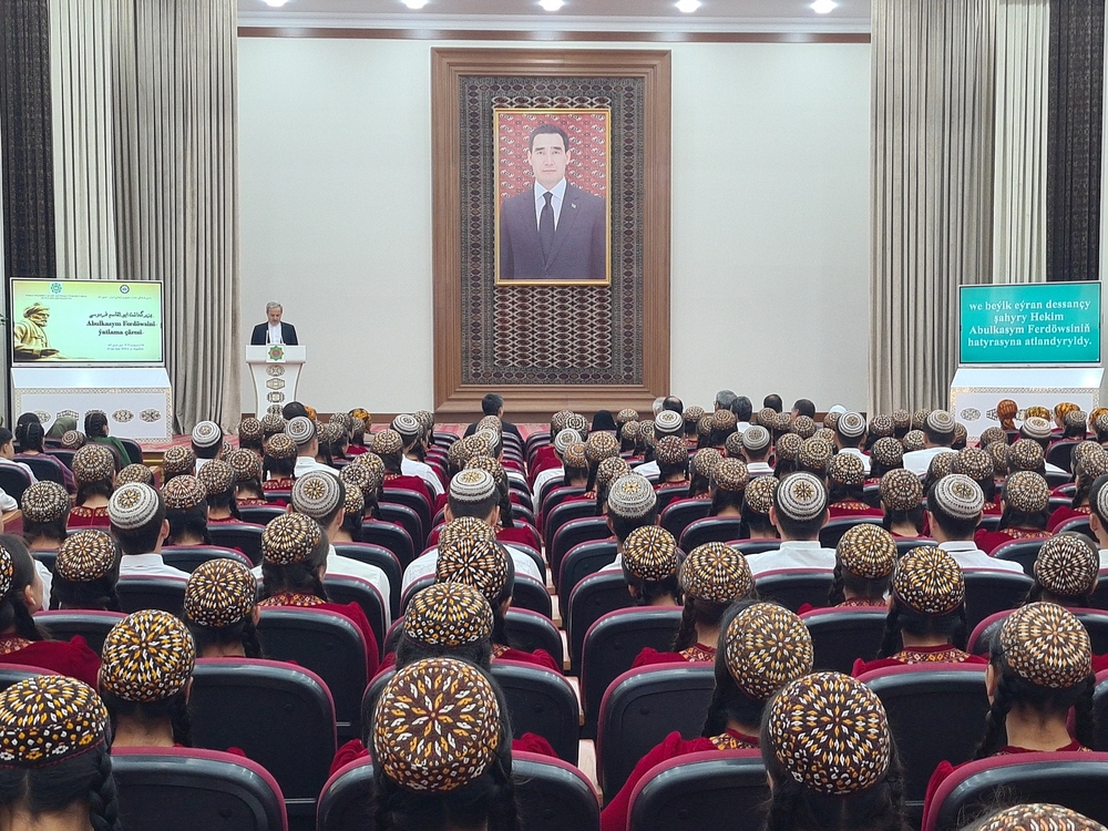 Pars dilini goramak we Abulkasym Ferdöwsini hatyralamak güni