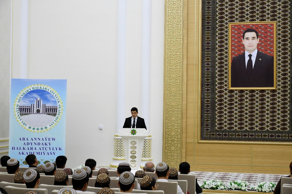 «TÜRKMENISTANYŇ KONSTITUSIÝASY 
WE TÜRKMENISTANYŇ DÖWLET BAÝDAGY -RUHY GALKYNYŞLARYŇ,  PARAHATÇYLYGYŇ WE JEBISLIGIŇ GÖZBAŞYDYR» ATLY YLMY-AMALY MASLAHAT GEÇIRILDI 
