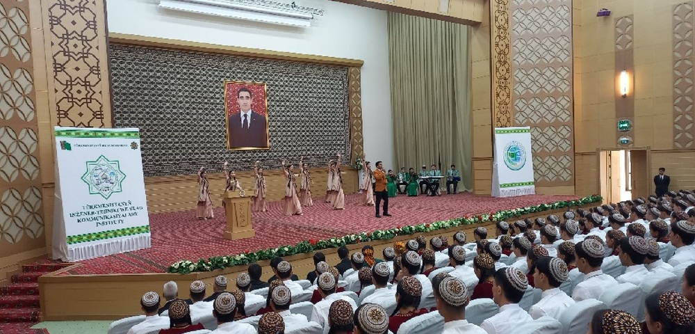 GÖZELLIGIŇ GÖWHER GAŞY – AŞGABAT