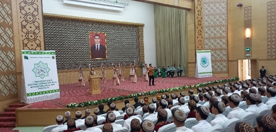 GÖZELLIGIŇ GÖWHER GAŞY – AŞGABAT