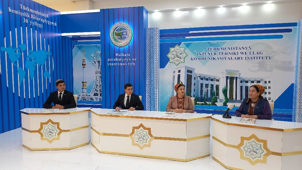 ARKADAG ŞÄHERINDE GURALÝAN DÖWREBAP OKUW TEJRIBELIKLERI BARADA GEÇIRILEN TEGELEK STOL