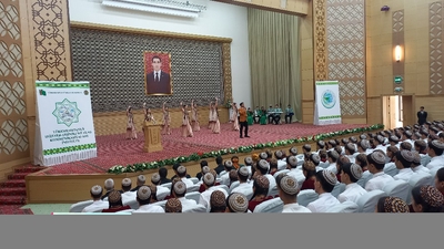GÖZELLIGIŇ GÖWHER GAŞY – AŞGABAT