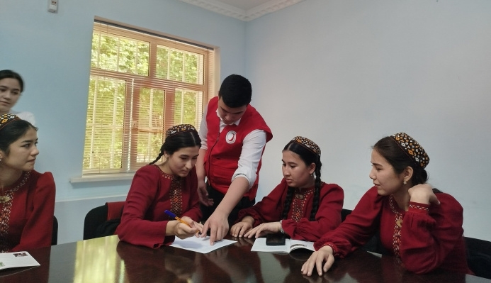 ЮНИСЕФ и Красный Полумесяц Туркменистана провели учения в школах