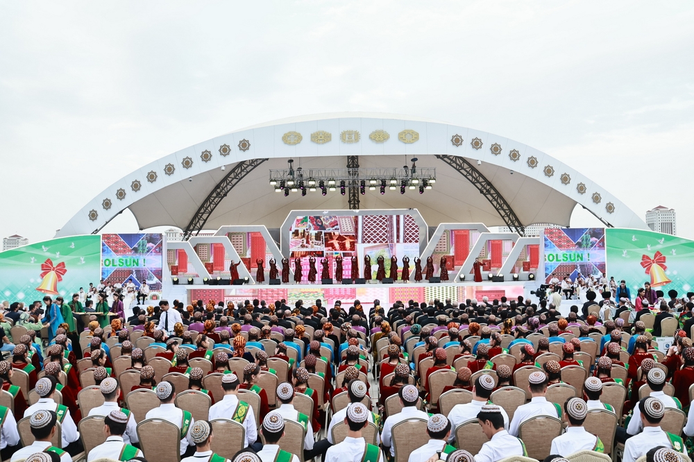 Turkmenistan Holds "Last Bell" Celebrations