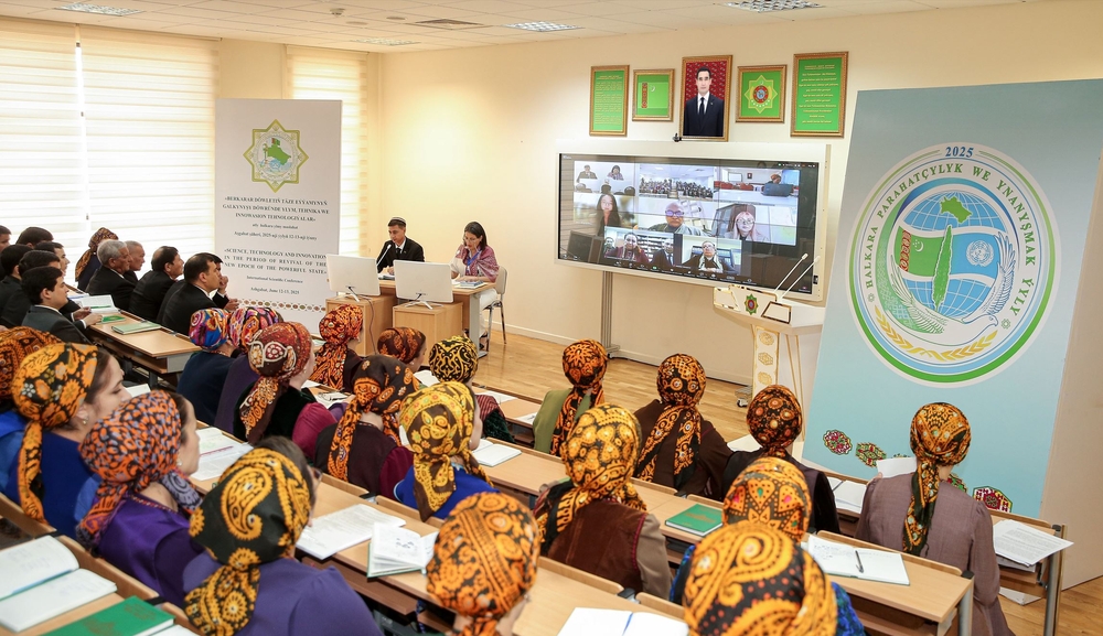 Ynsanperwer ylymlary boýunça maslahat geçirildi