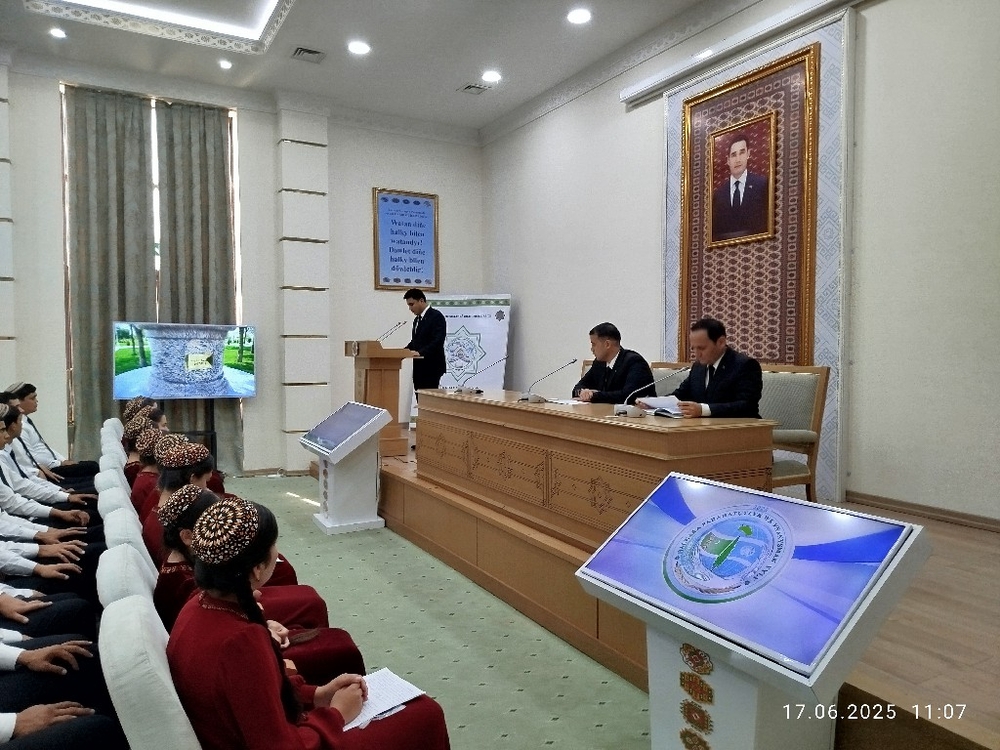 TÄSIRLI GEÇEN BÄSLEŞIK