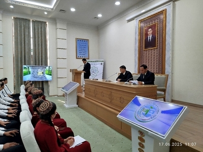 TÄSIRLI GEÇEN BÄSLEŞIK