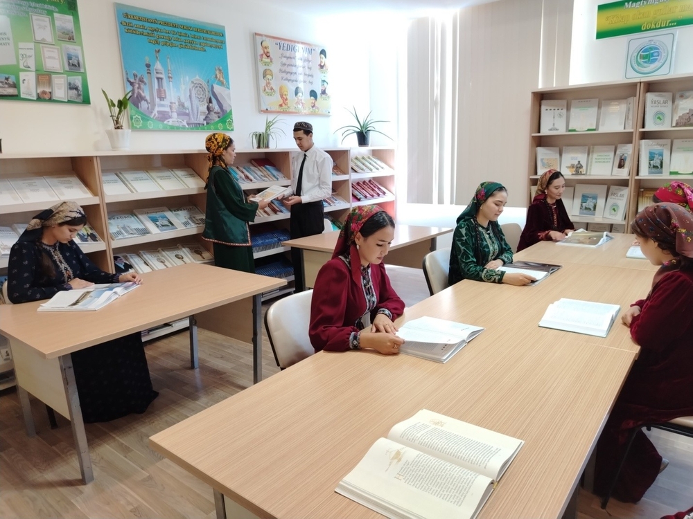 ОСТАНОВКА НА ПУТИ К СТУДЕНЧЕСТВУ
