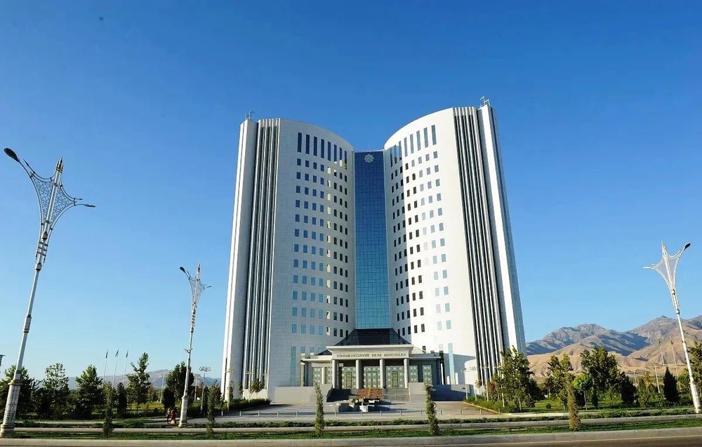 Türkmenistanda ýokary we orta hünär okuw mekdeplerine okuwa kabul etmek möwsüminiň senesi yglan edildi