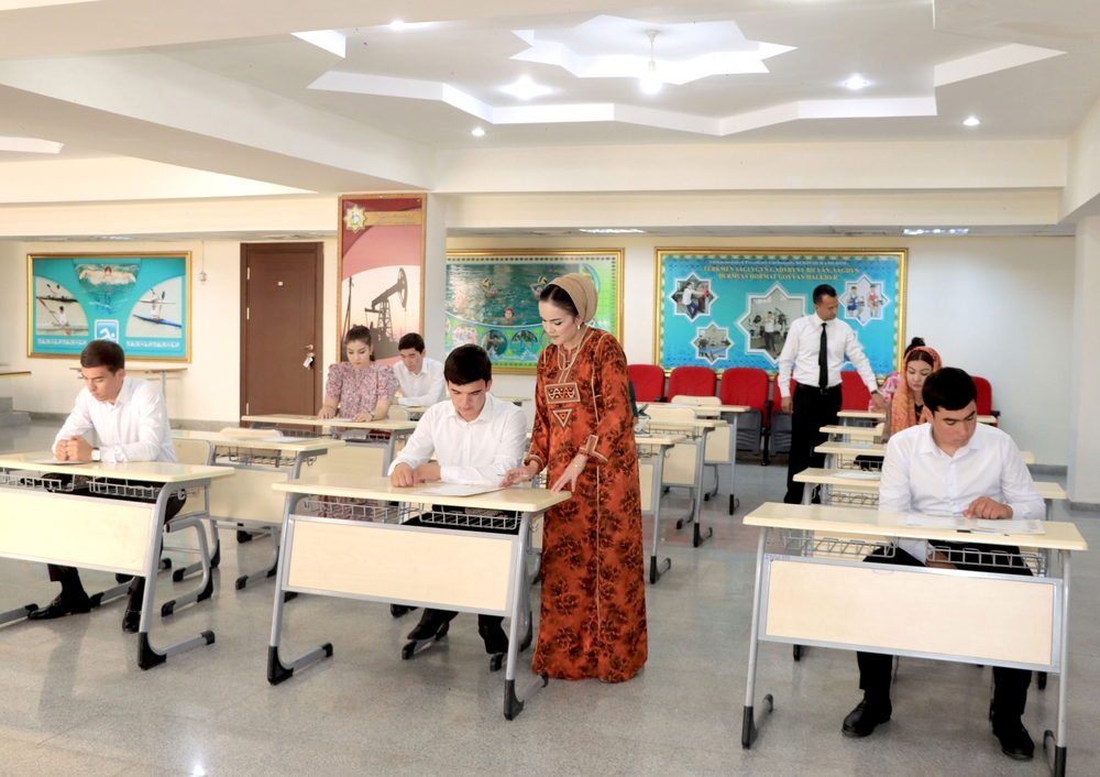 The process of accepting documents is ongoing .