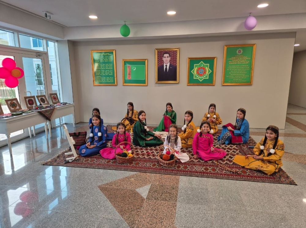 Awazada dynç alyş möwsümi gyzykly geçýär