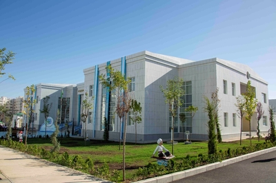 Täze döwrebap çagalar bagy Bilimler we talyp ýaṣlar gününe uly sowgat boldy