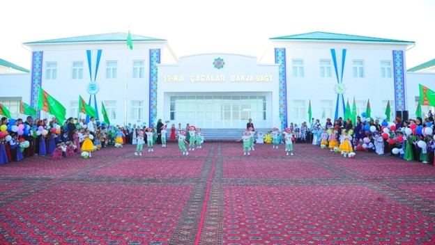 Köneürgenç etrabynda 160 orunlyk döwrebap çagalar bakja-bagy açyldy